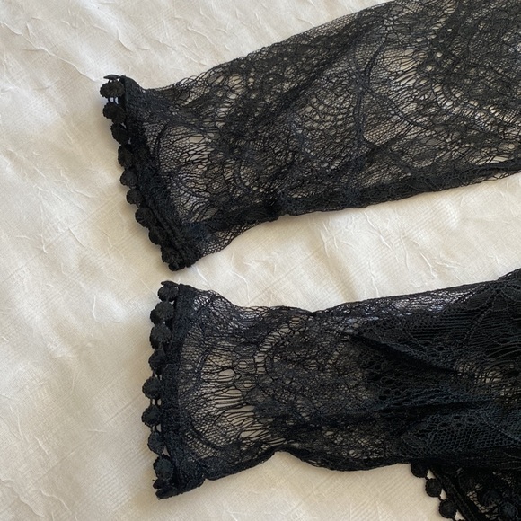 Leo Lin Lace Top *NEW* - Picture 5 of 12